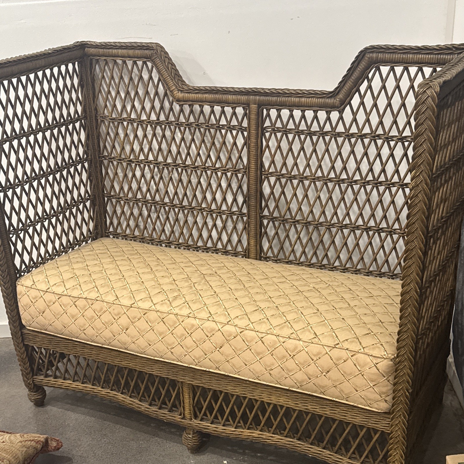 Loveseat banquet bench