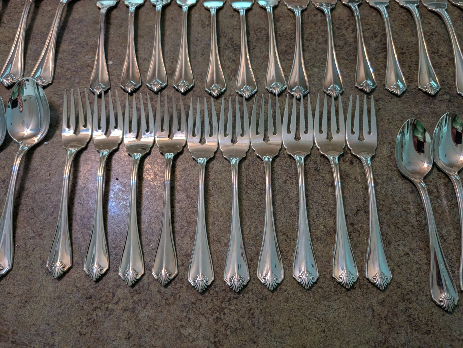 Oneida Silverplate Flatware Set Service 12 King James Pattern 93 Pieces