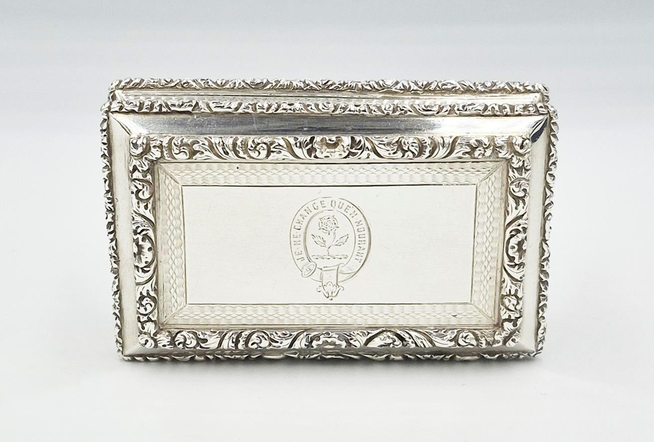 FINE WILLIAM IV STERLING SILVER LARGE SNUFF BOX Birmingham 1835 CLAN CREST?