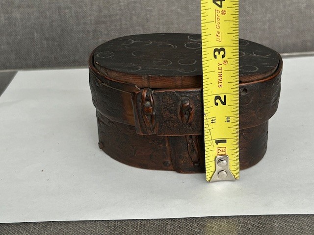 ANTIQUE PRE 1799 HANDMADE WOODEN TRINKET BOX WITH LID