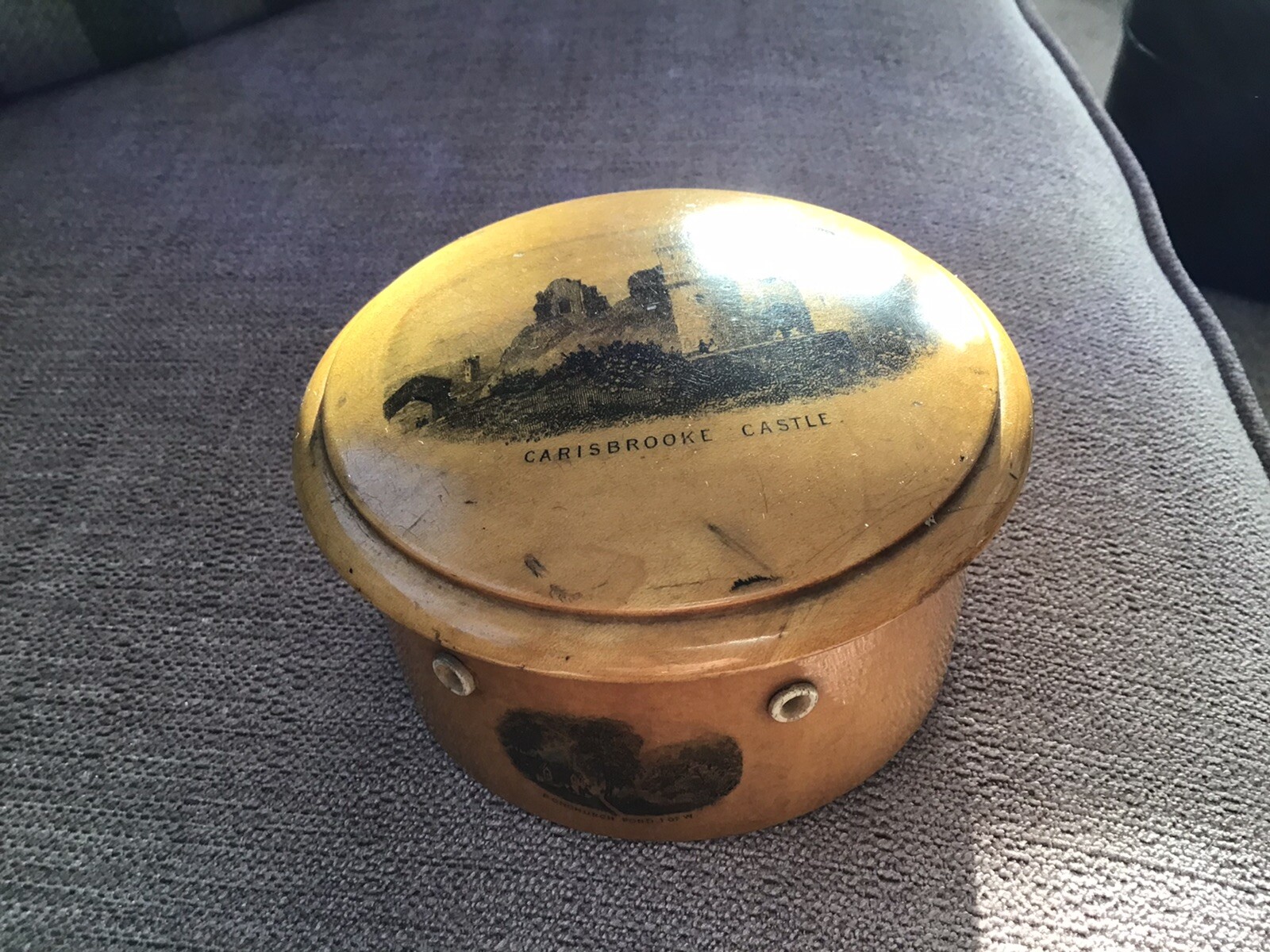 Lg 6Cotton.Mauchline 4 Transfer.Cotton Reel/Needle Box.CARISBROOKE CASTLE.11x6cm
