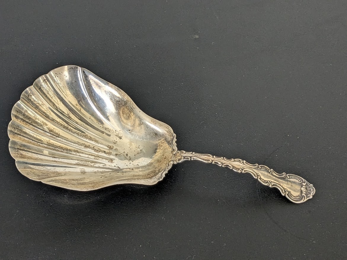 Antique English Sterling Silver Shell-shaped Serving Cracker Scoop 8″L