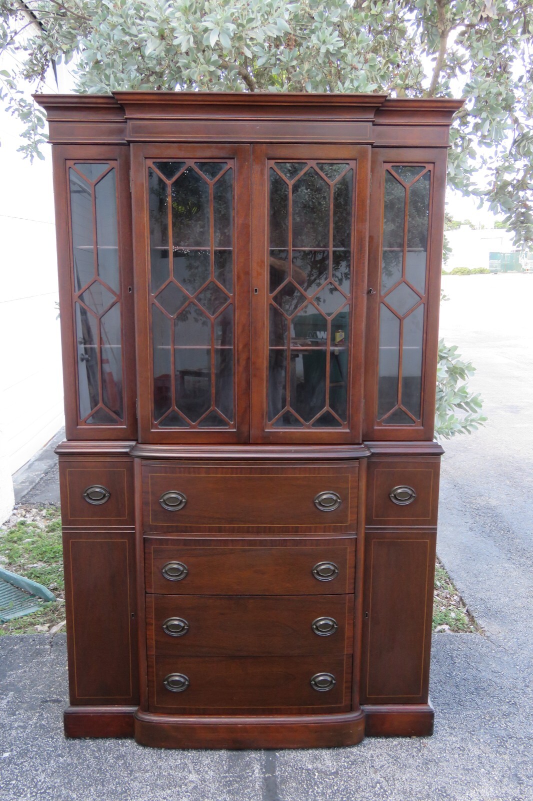 Maddox Mahogany Breakfront China Display Cabinet Cupboard 3595