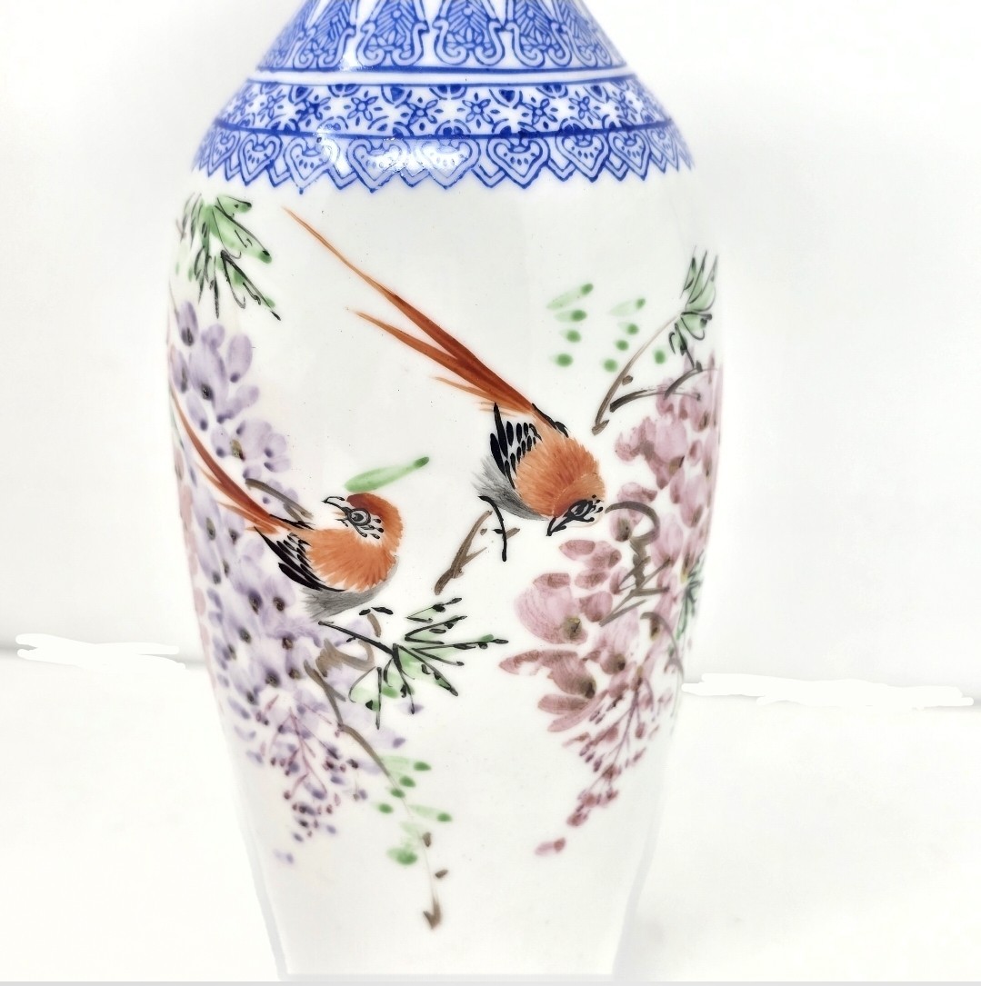 Chinese Handcrafted Hand Painted Eggshell Porcelain Vase 10″ (26cm)