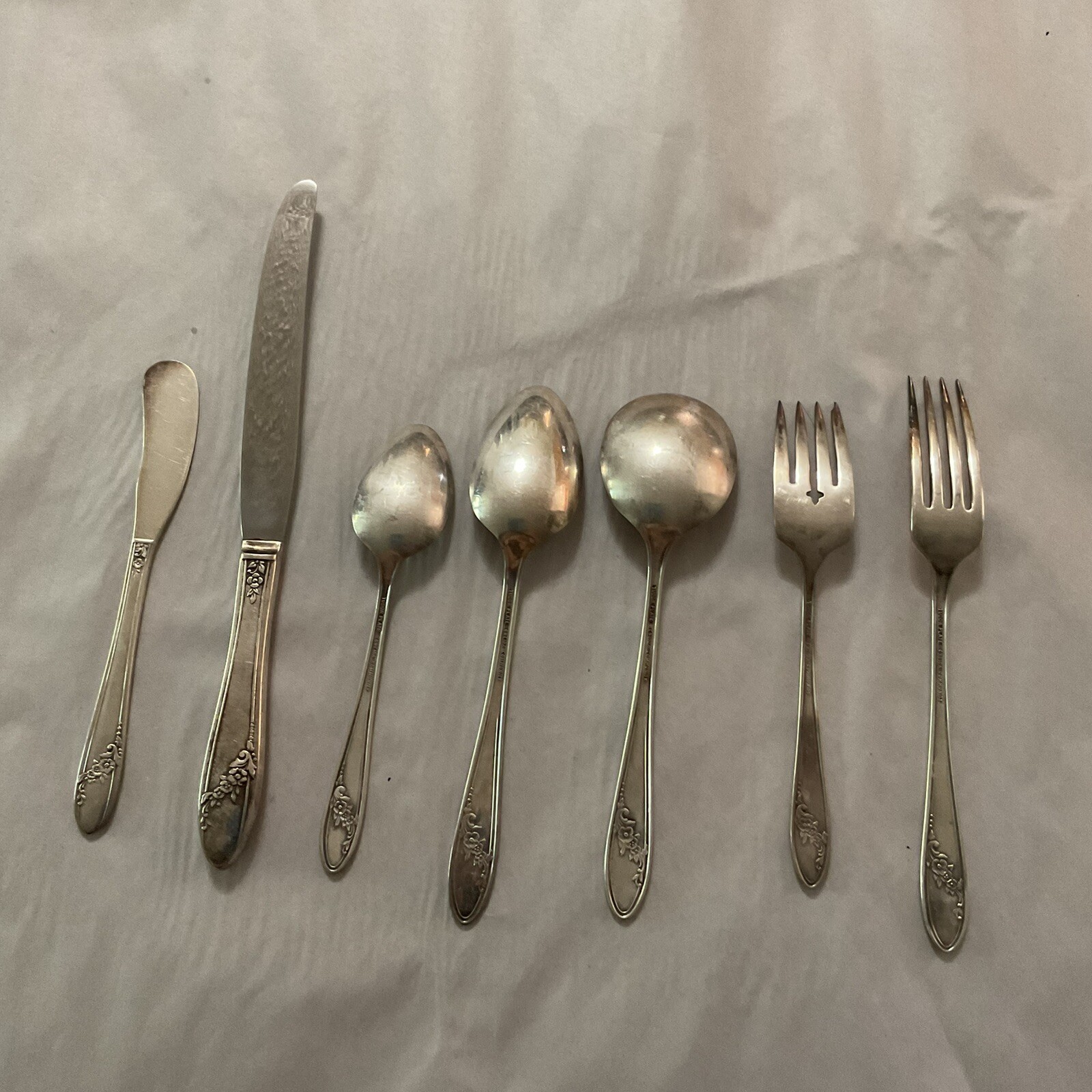 7 Piece Replacement Set 1946 TUDOR PLATE FINE FLORAL