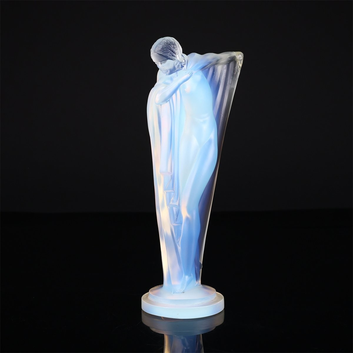 Exquisite French Art Deco (ca 1932) Etling ‘Nue Au Bras Tendu’ Opalescent Glass