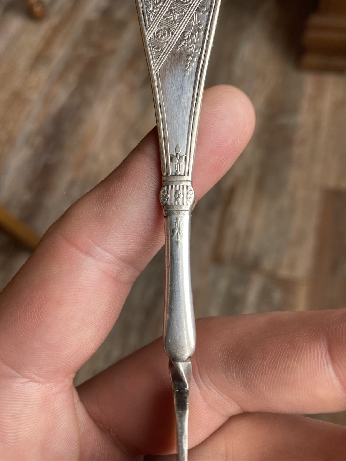 ⚓️ WM Rogers & Son AA EASTLAKE LYONNAISE 1879 TWISTED HANDLE MASTER BUTTER KNIFE