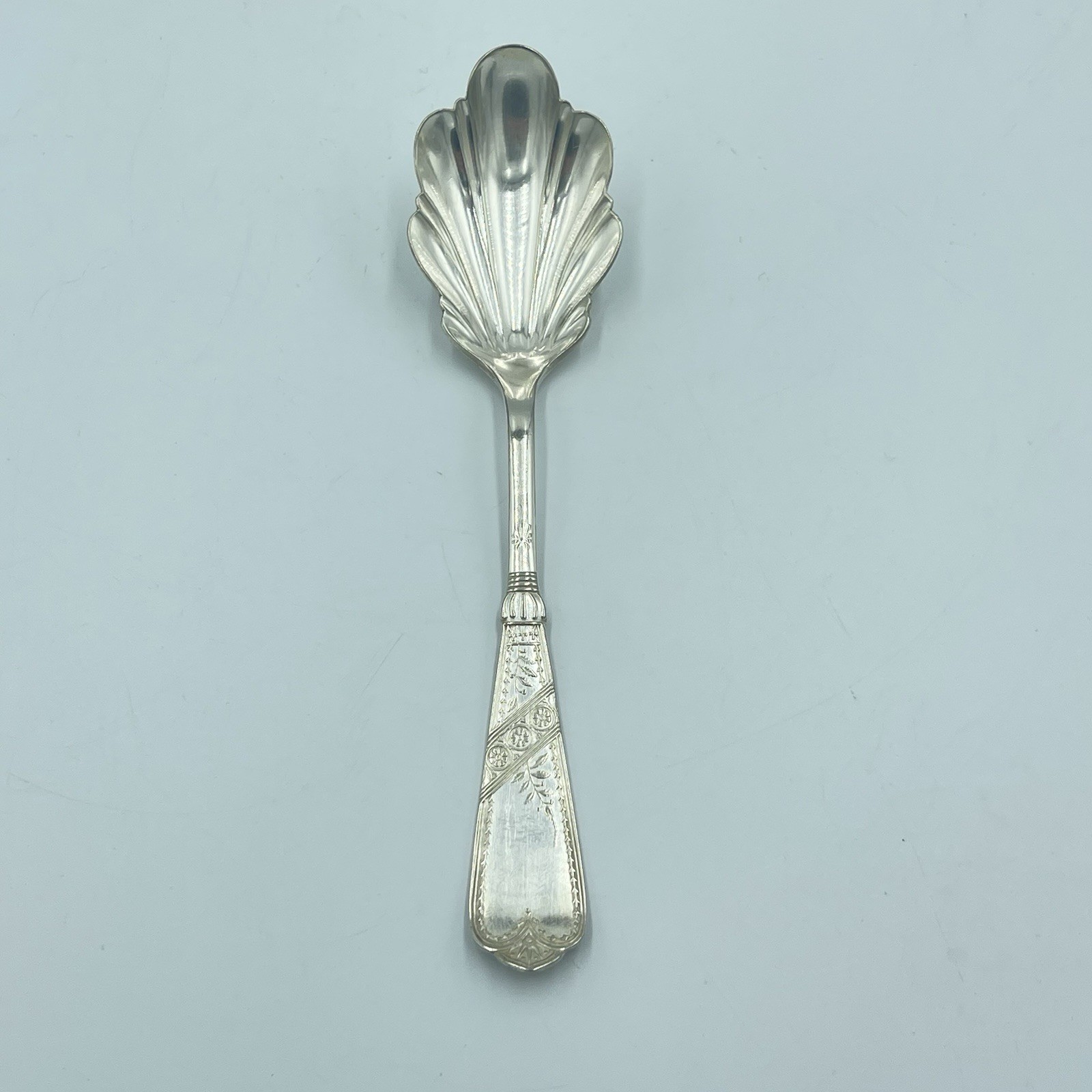 Vtg. Rogers Bros 1847 AI Chicago Newport Silver Plate Sugar Jelly Shell Spoon