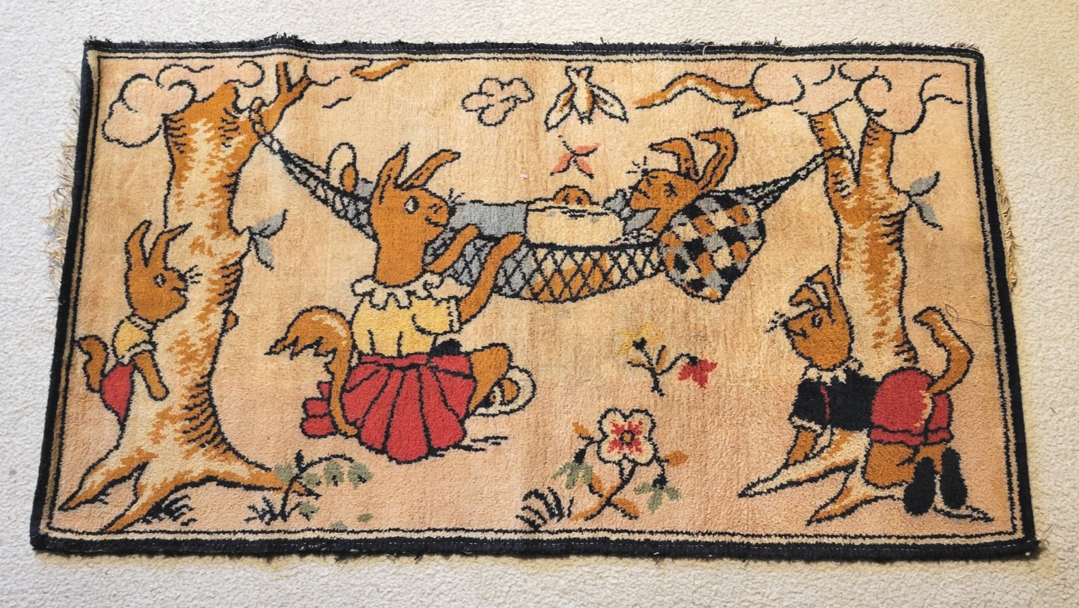 PRIMITIVE NEEDLEPOINT BUNNY RABBIT FOLK ART TAPESTRY PICTORIAL RUG MAT MCM ANTIQ
