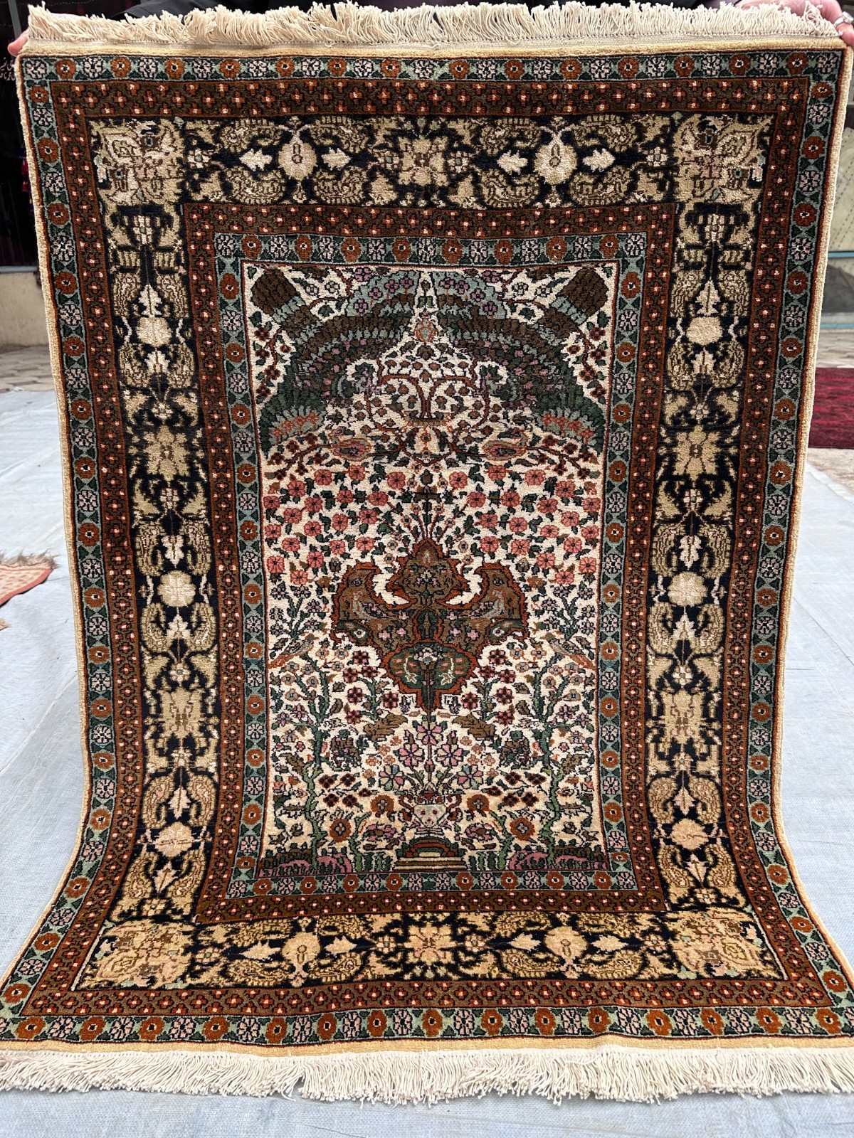 COLLECTORS ITEM Vintage Hereka Turkish Natural Silk and Wool Floral Oriental Rug