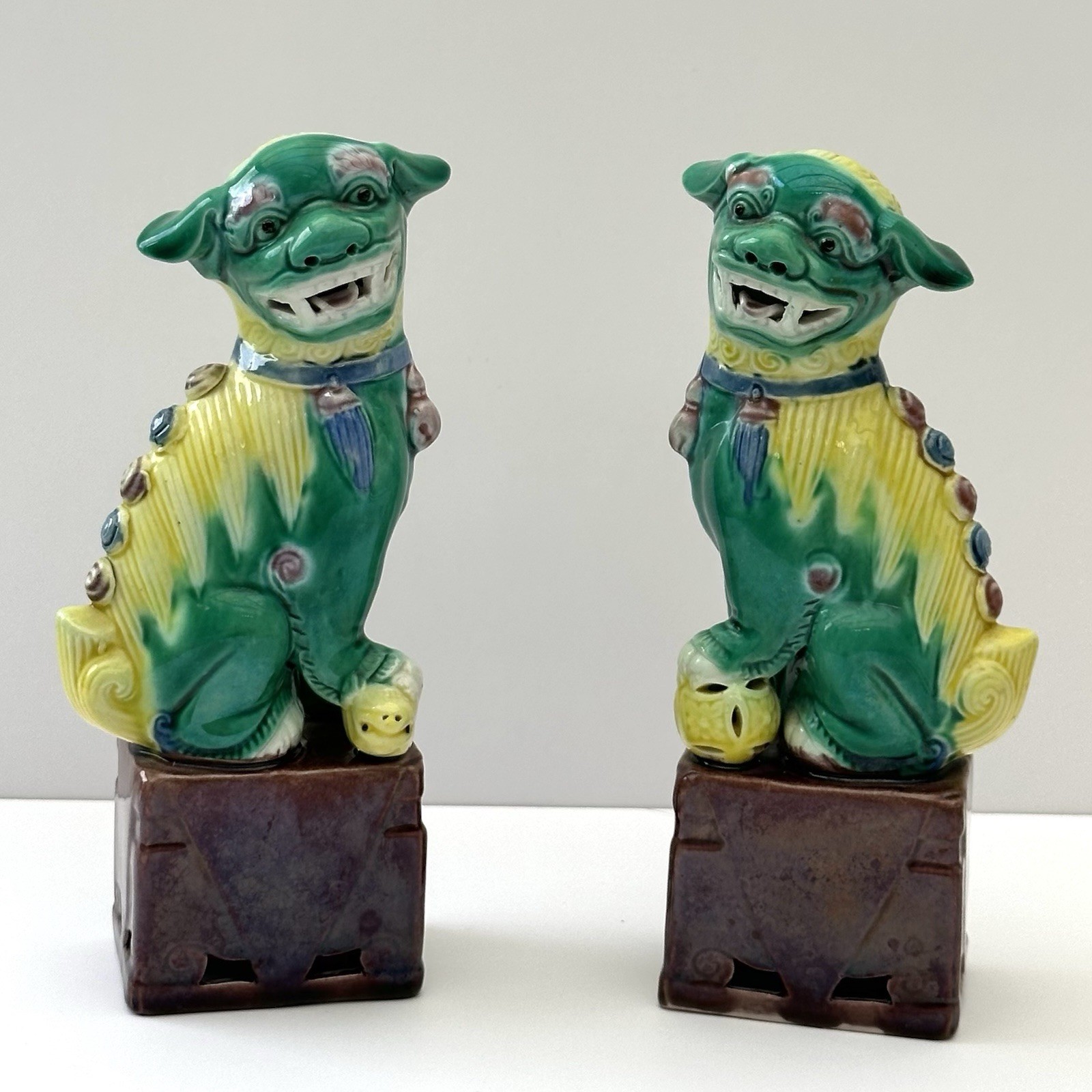 Pair Vintage Chinese Foo Dogs / Temple Lion Ceramic Figures Ornament – 6” / 15cm