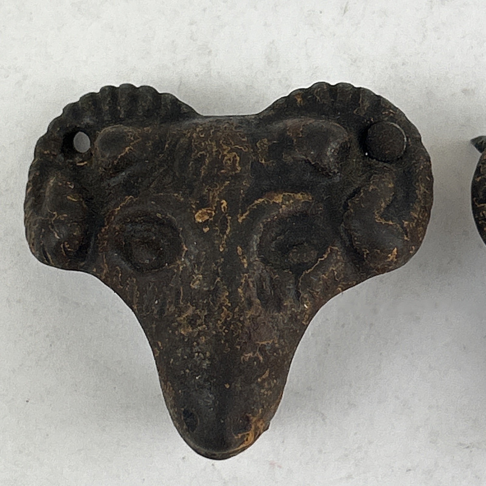 2 ANTIQUE TREADLE SEWING MACHINE Rams Head DRAWER PULLS