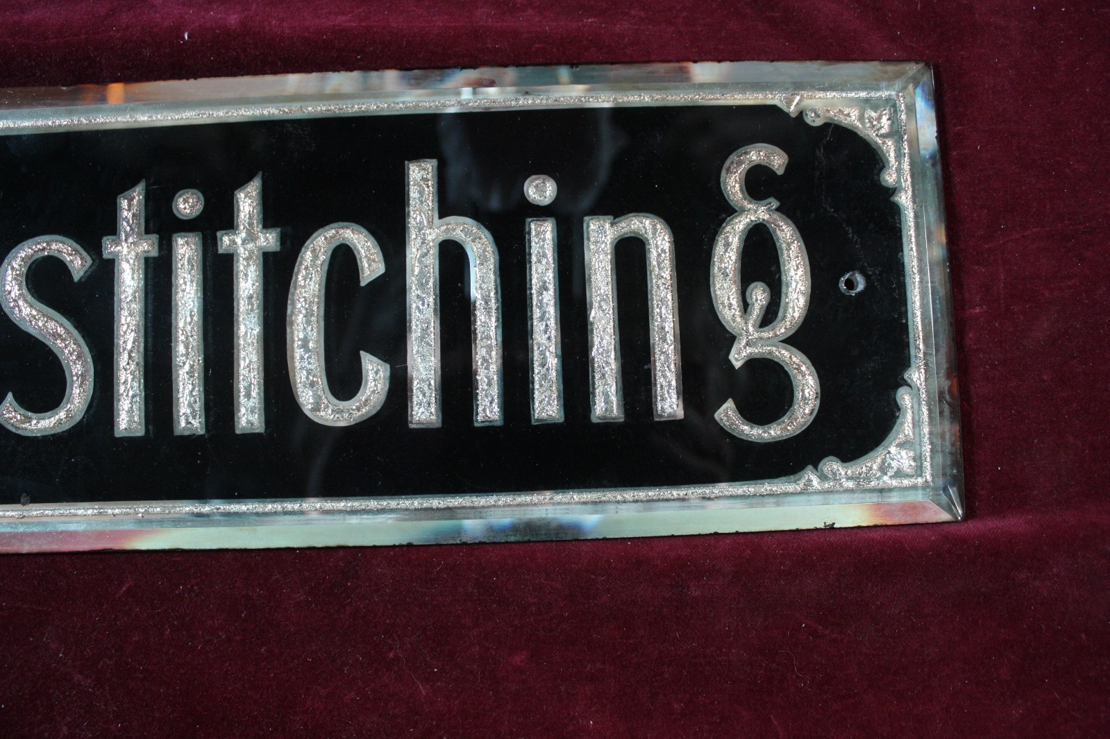 * ANTIQUE ORIGINAL HEM STITCHING REVERSE PAINT AND FOIL SEWING SIGN EARLY 1900 *