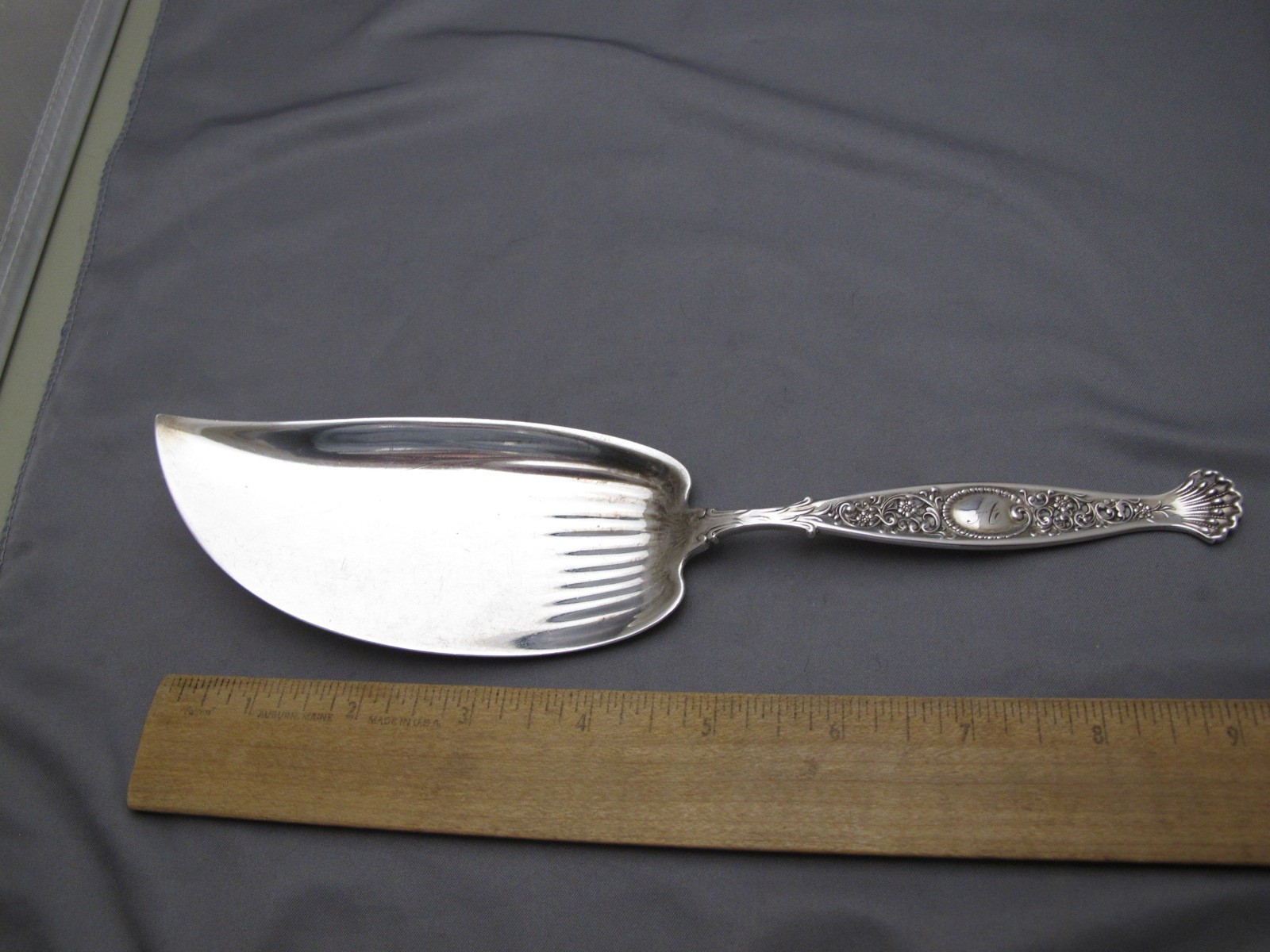 Nice WHITING Victorian Sterling HYPERION (1888) ICE CREAM SLICE-9 5/8 In-Mono A