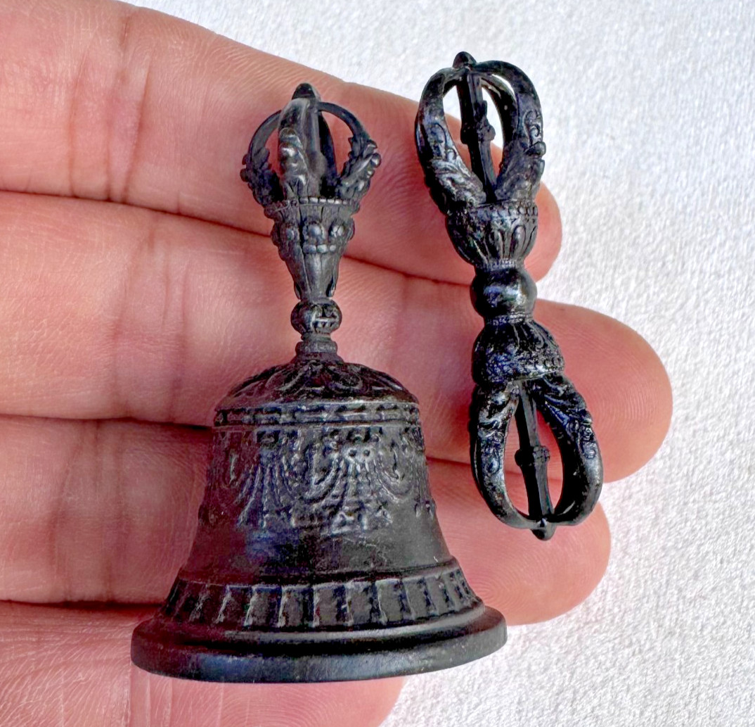 Old Tibetan Buddhism Copper black lacquer Diamond pestle diamond bell Pendants