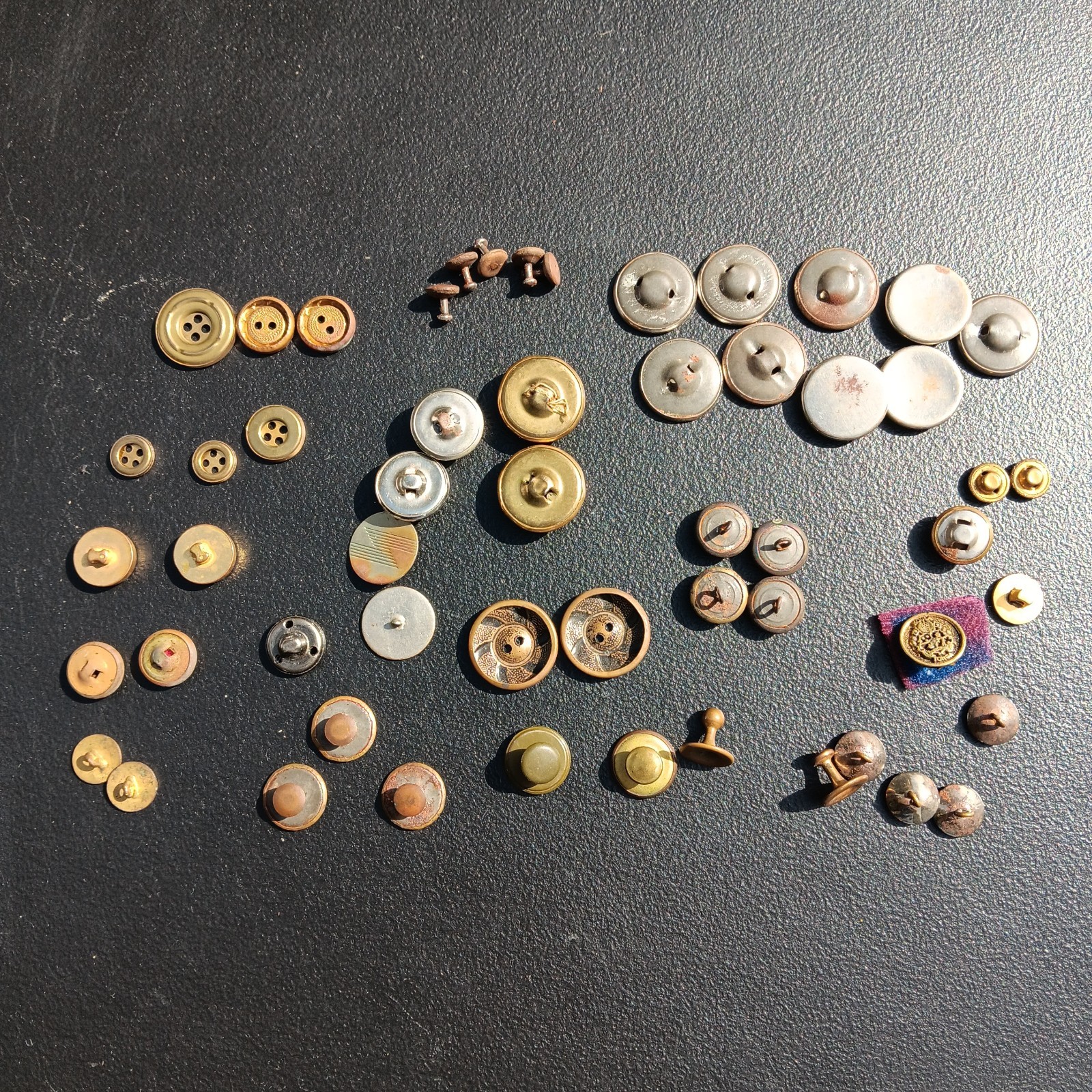 Mixed lot of 55+ VTG & Antique Metal Buttons ~ Unsearched 1800’s sets
