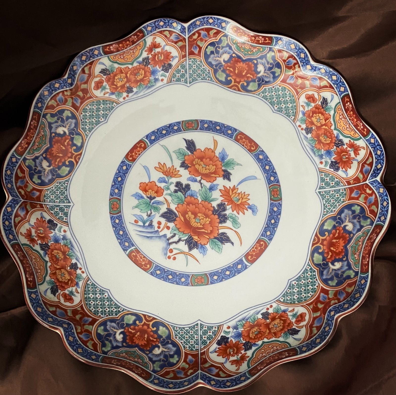 ANTIQUE VINTAGE ARITA JAPAN PORCELAIN 12″ CHARGER PLATE SCALLOPED EDGE