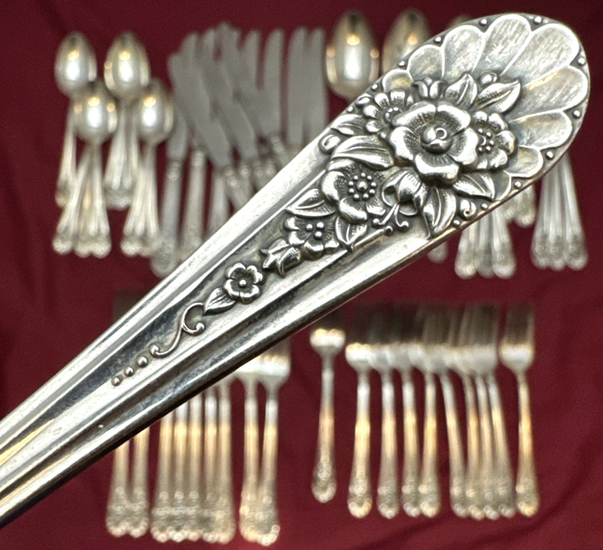 54 Pc Service for 10 – 1953 JUBILEE Silverplated FLATWARE SET Wm Rogers Mfg