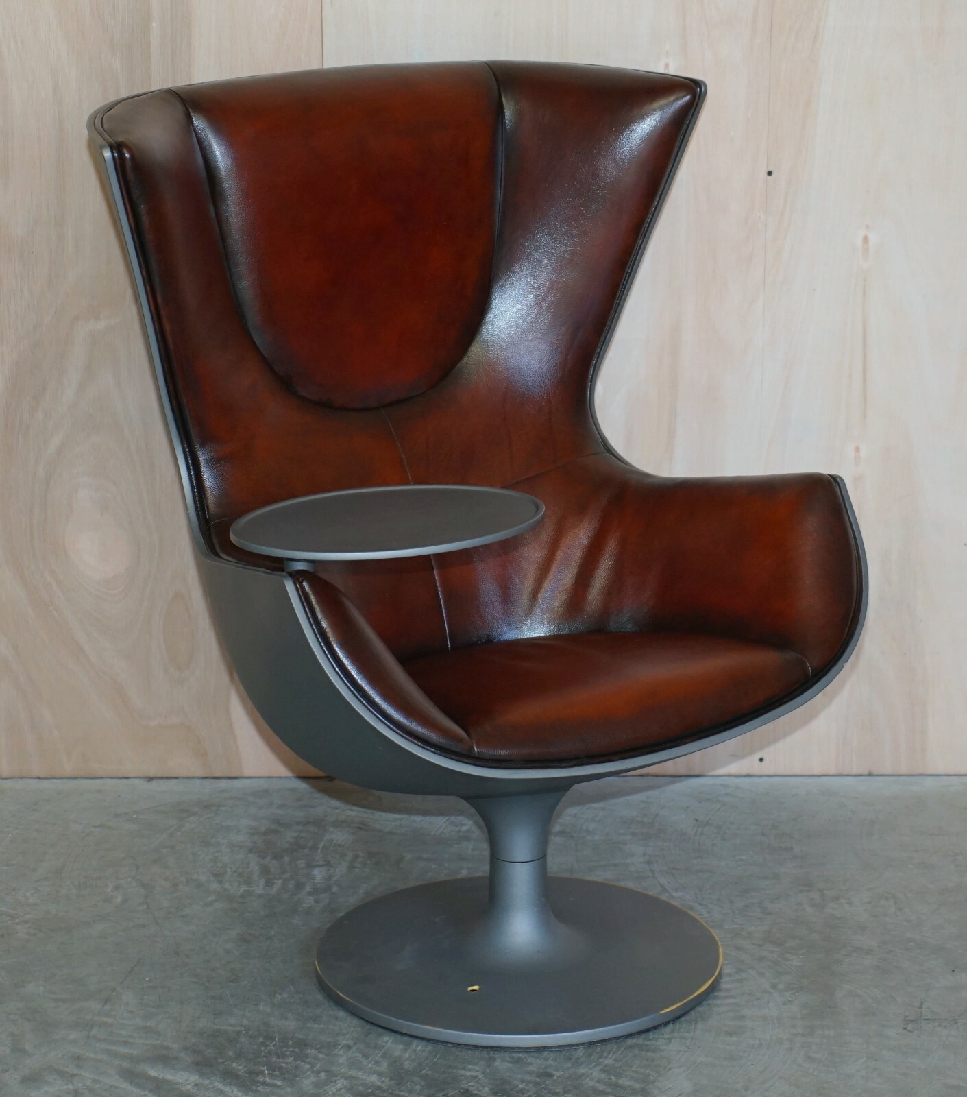 1 OF A KIND PAIR OF BROWN LEATHER PHILIPPE STARCK CASSINA EUROSTAR EGG ARMCHAIRS
