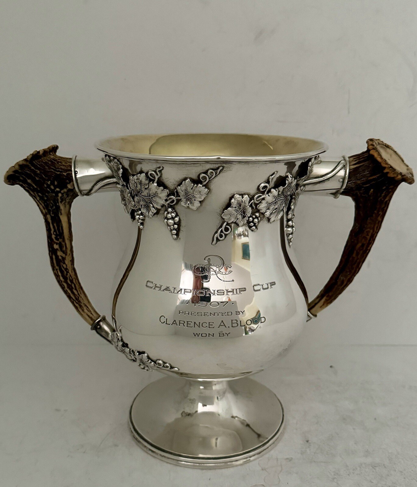 RICHMOND CC STATEN ISLAND NY 1907 STERLING ANTLER GOLF TROPHY APPLIED GRAPEVINES