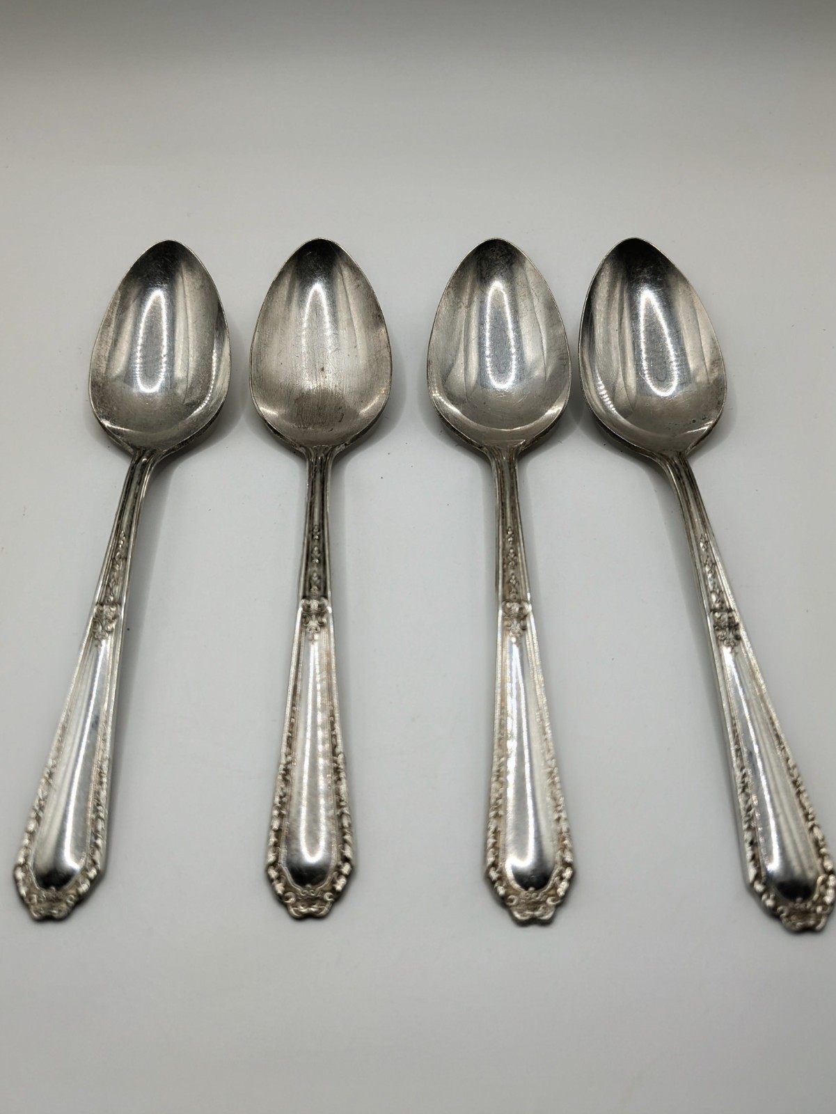 Vintage Monroe Silver Co Teaspoons Set of 4 Silverplate Floral Laurel ~6”