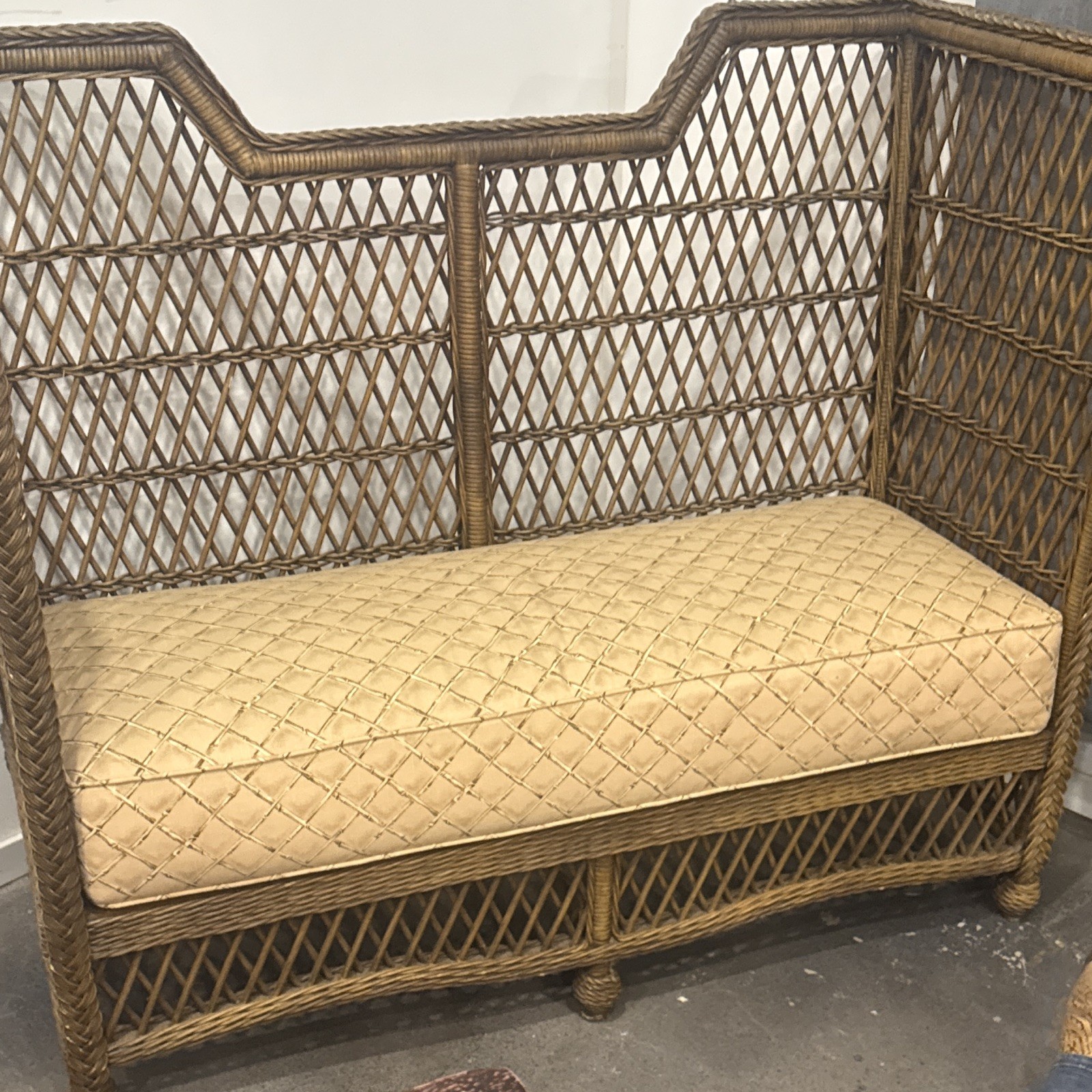 Loveseat banquet bench