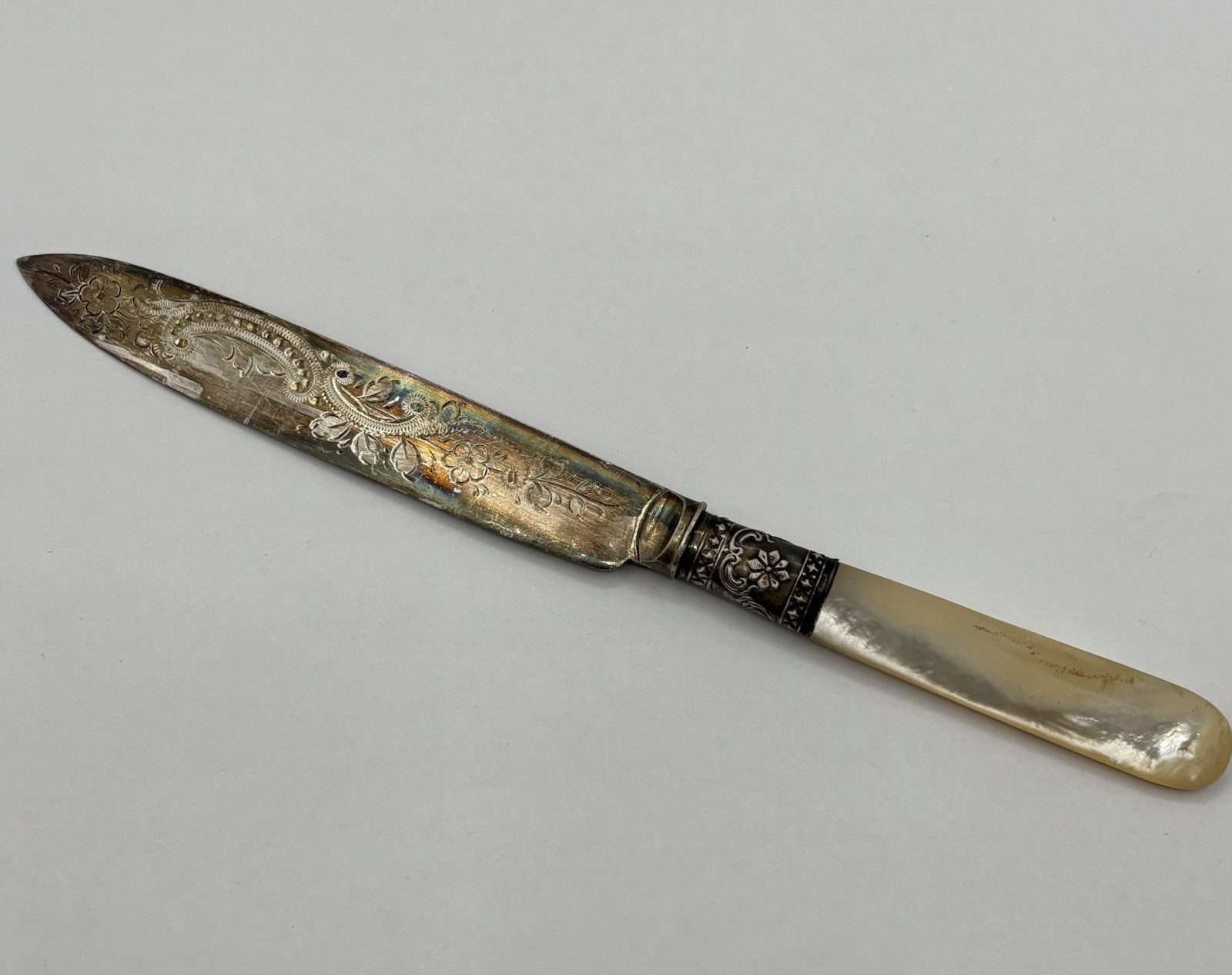 Edwardian Floral Filigree Knife Mother of Pearl W.R. Humphreys Sheffield Plate A