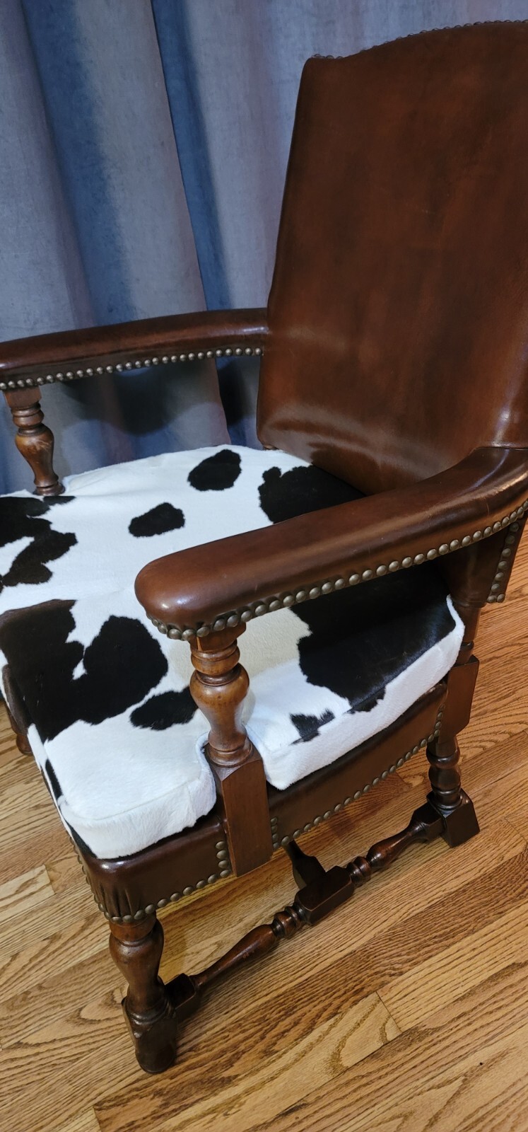 💐 Antique Leather and Cowhide Accent Side Chair
