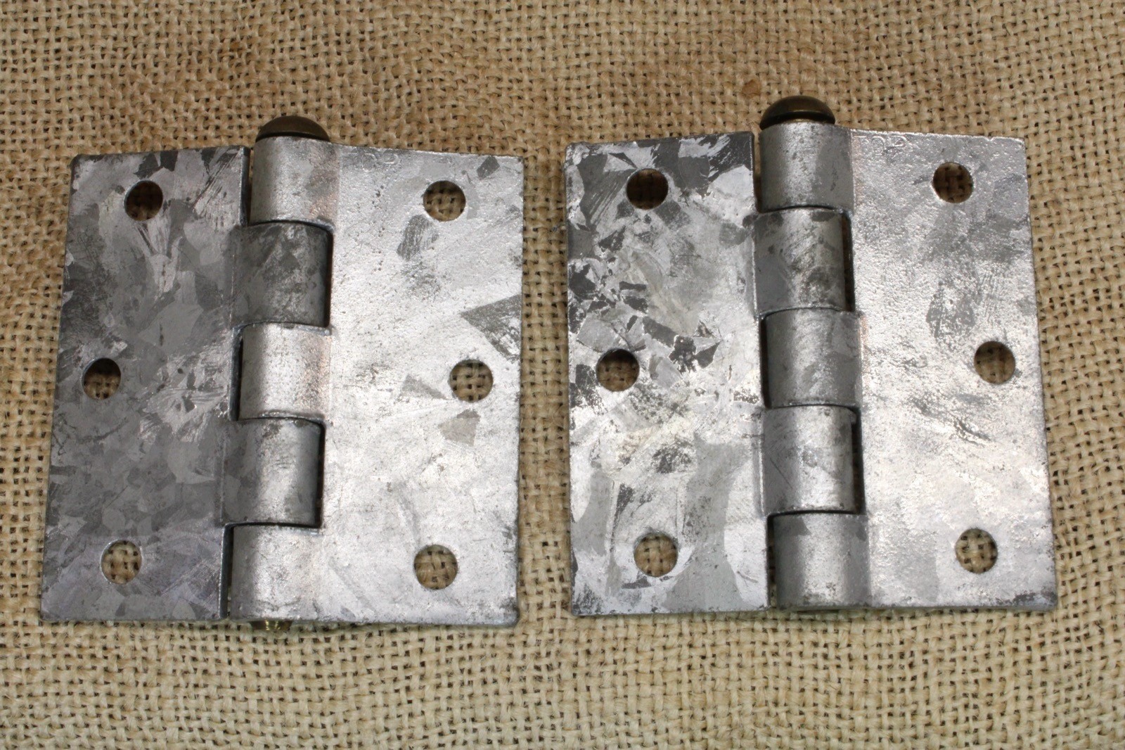 2 Old Screen Door 2 1/2 X 2 1/2″ Hinges Butts Brass Pin GALVANIZED Vintage NIB