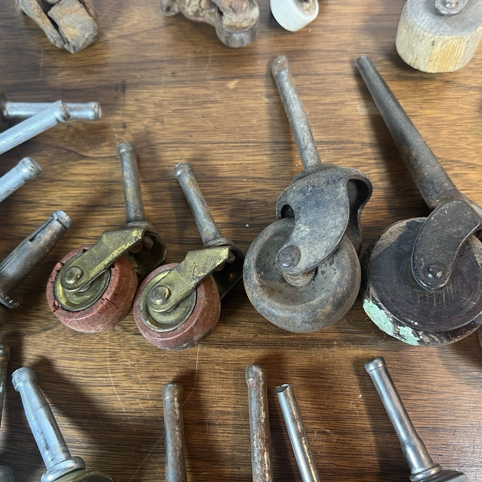 VINTAGE LOT OF 20 FURNITURE CASTERS – WOOD, PORCELAIN, METAL, PLASTIC