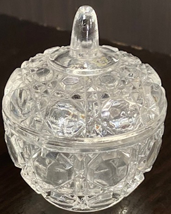 ANNA HUTTE BLEIKRISTALL 24% LEAD CRYSTAL MINI COVERED DISH-APPLE DISH WITH LID