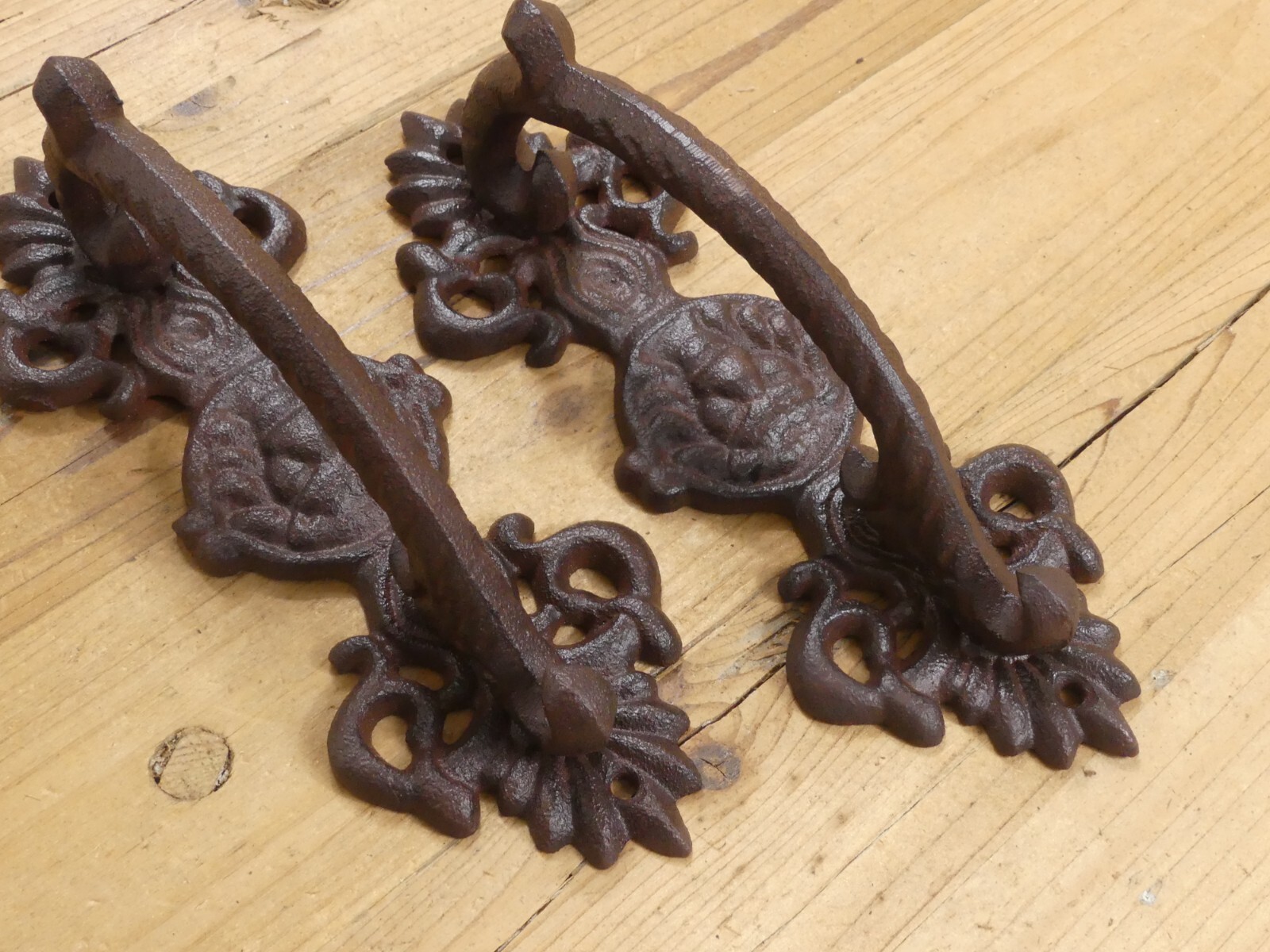 2 LARGE HANDLES RUSTIC CAST IRON BARN DOOR HANDLES SHED GATE PULLS FANCY 8 1/2″