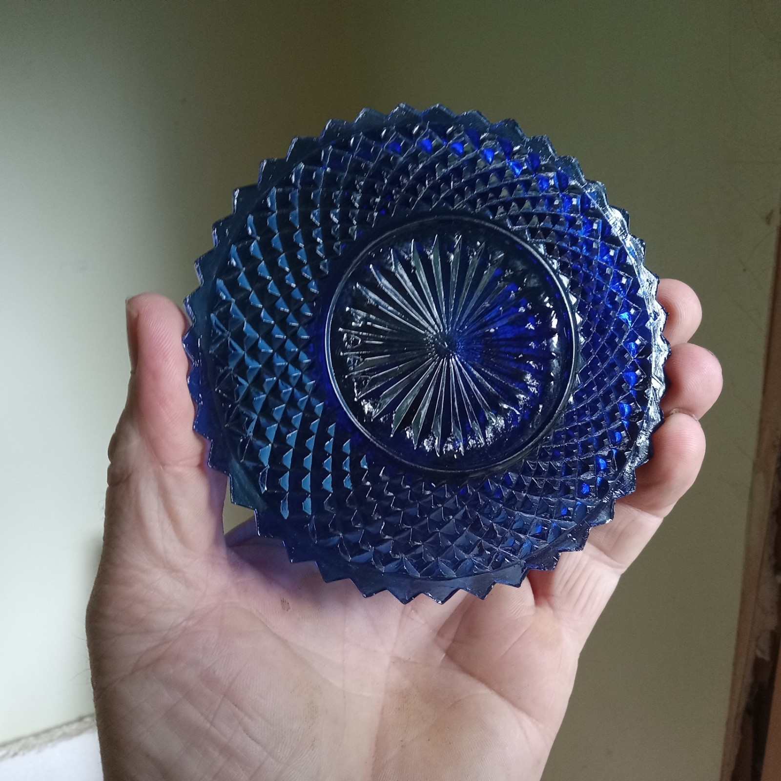 1830s COBALT BLUE BOSTON & SANDWICH GLASS DIAMOND HOBNAIL 4 1/2″ CUP PLATE NICE