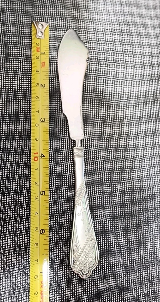 😜ANTIQUE c1878 – 79 SILVERPLATED EASTLAKE/LYONNAISE MASTER BUTTER KNIFE 🧈