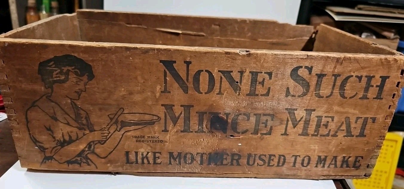 ANTIQUE PRIMITIVE WOOD ADVERTISING BOX MINCE MEAT COUNTRY FOLK