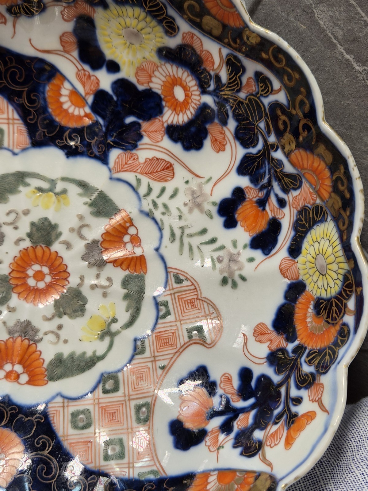 Antique 19th Century Japanese Imari Porcelain 22cm Bowl Scalloped Edge See Pics