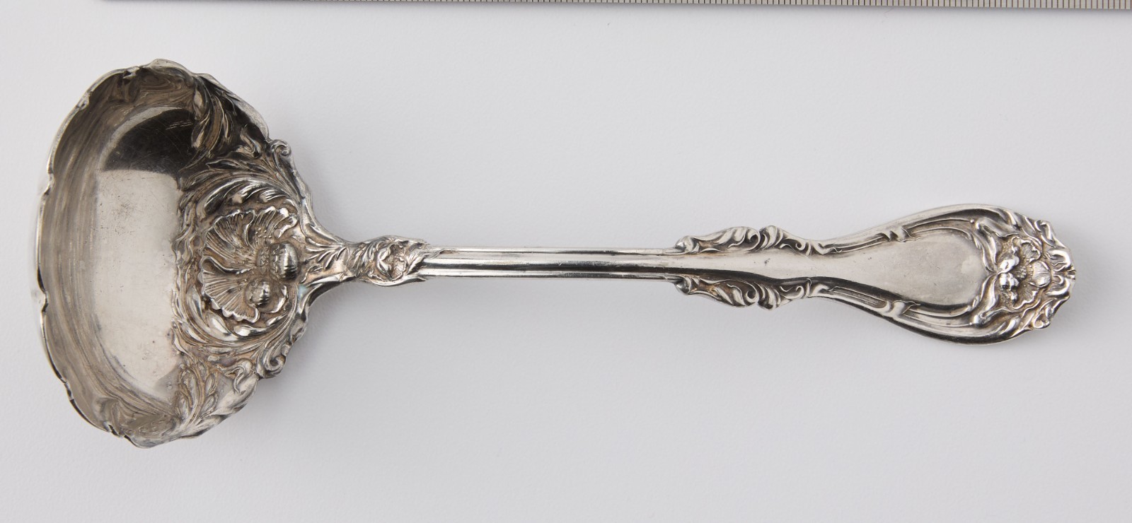 William A Rogers Silverplate Gravy Ladle vintage with floral repousse’