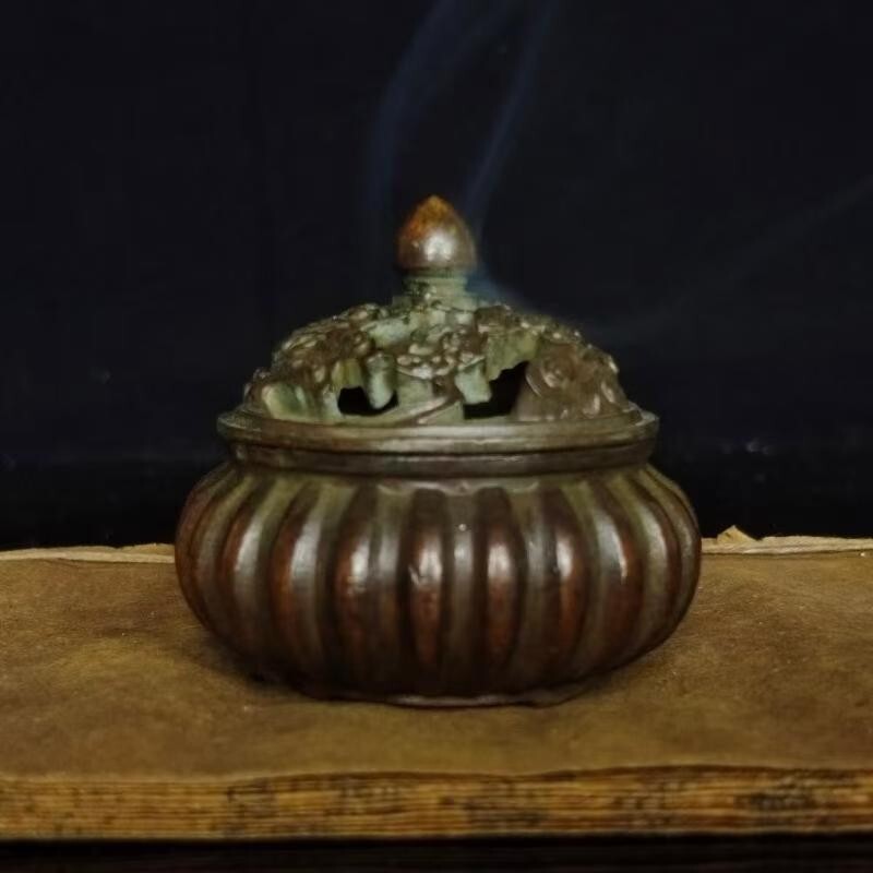 Vintage copper creative cloud patterned pumpkin incense burner ornament