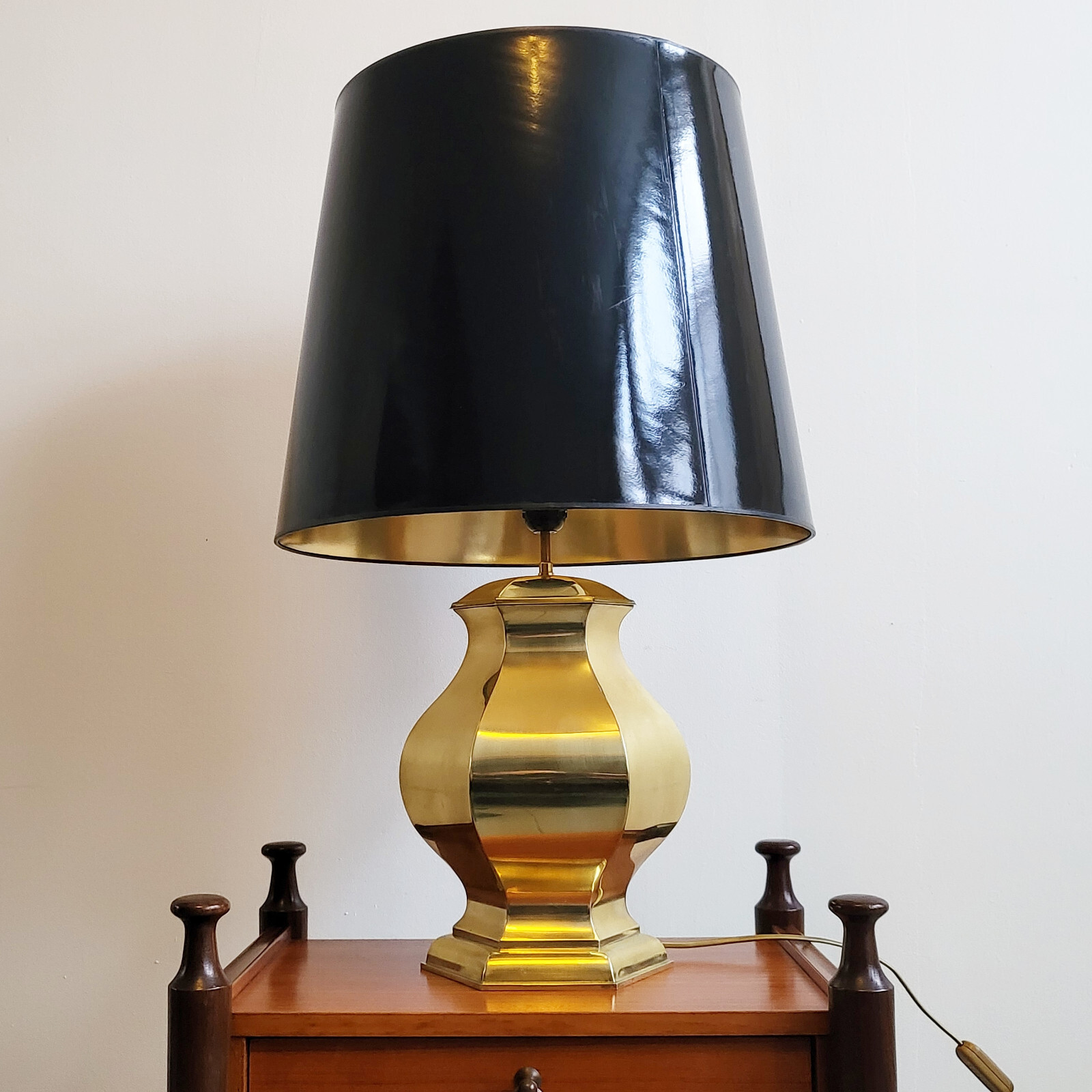 Chic Vintage Table Lamp 1970 In Gold Metal 70S Black & Gold Shade 1970S