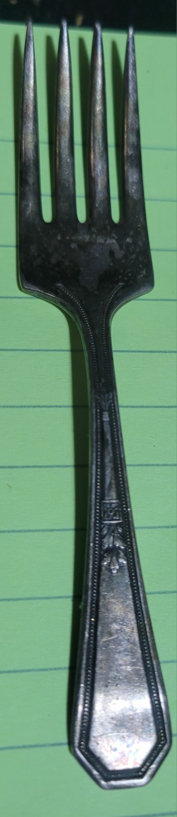 Wm Rogers & Son AA IS Silverplate 1923 Mayfair Rare Youth Baby Fork 4-1/8″