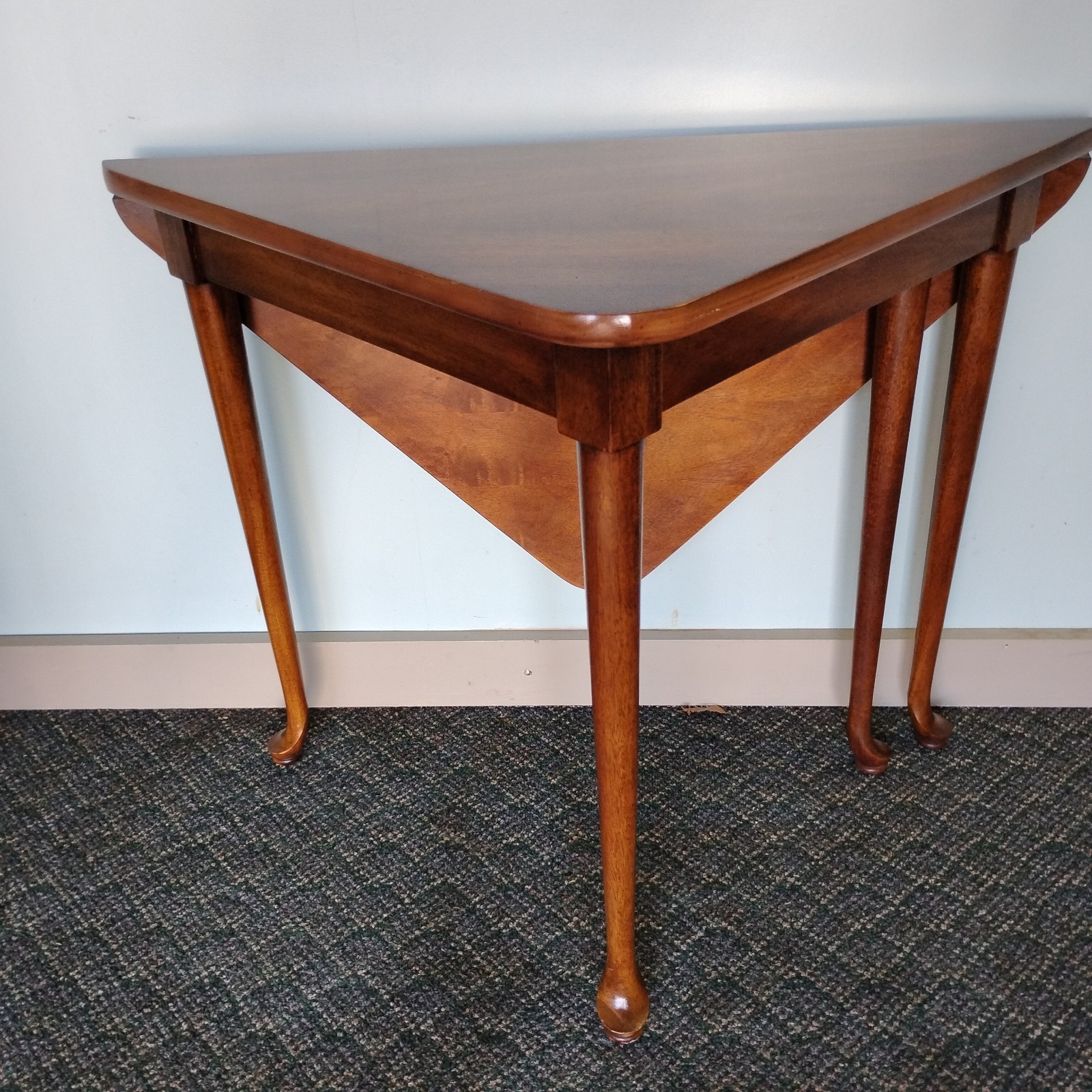1971 Thomasville Triangular Gateleg Drop Leaf Occassional Side End Table Unique