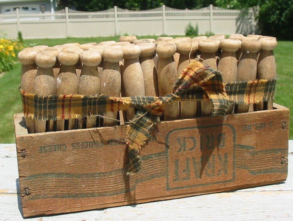 Vtg Primitive Wood Laundry Room Decor 54 XL Clothespin Kraft American Cheesebox