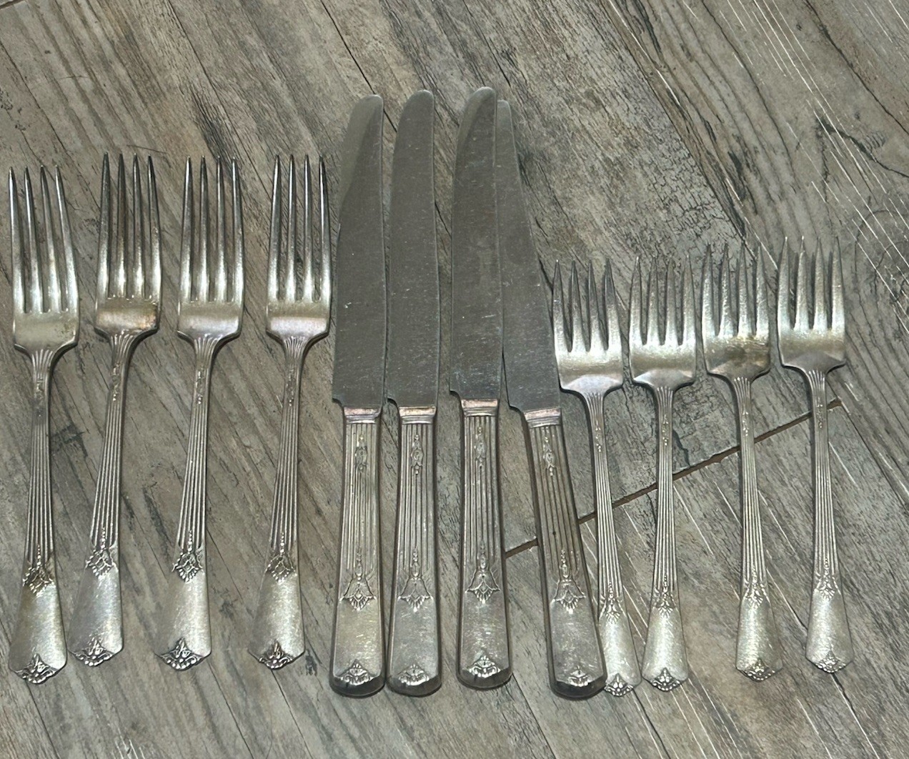 WM ROGERS & SON IS Silverware Silverplated Guild Cadence 12 Pcs Forks Knives Vtg