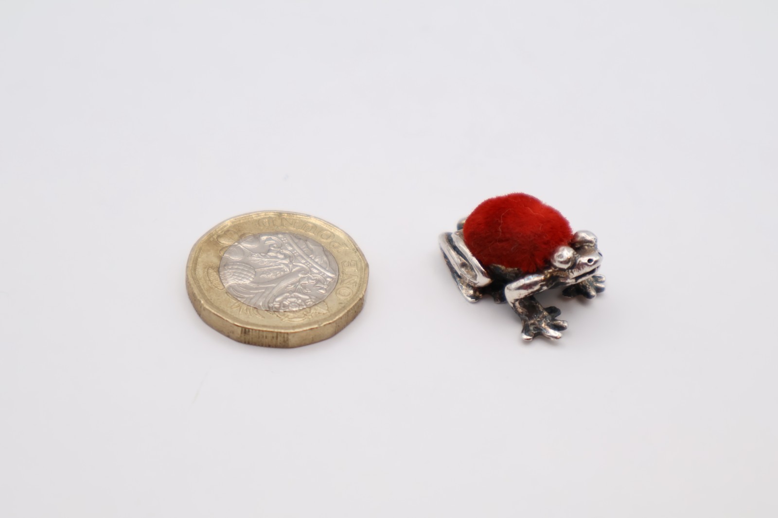 Delightful Vintage Silver Miniature Frog Pin Cushion Hallmarked London 1997