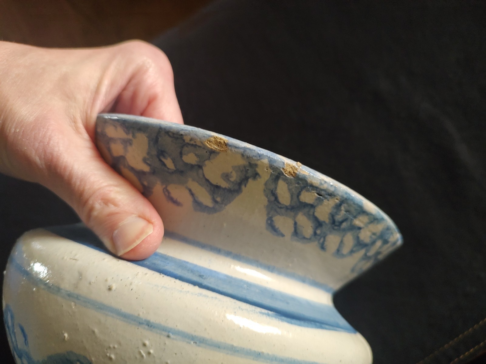 Vintage Blue and White Stoneware Spongeware Spittoon Cuspidor Stoneware – AS-IS