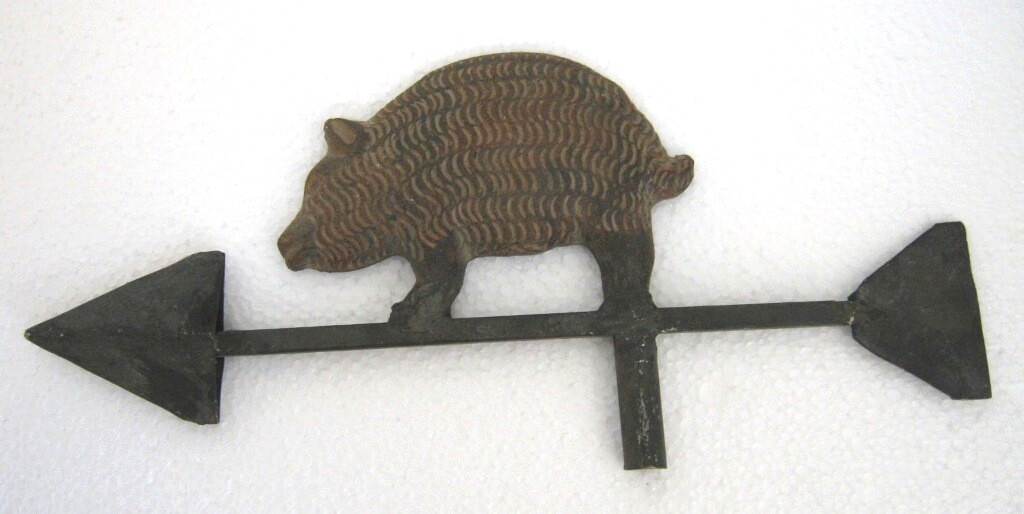 ANTIQUE OLD CAST IRON PIG WEATHER VANE , FINE DESIGN