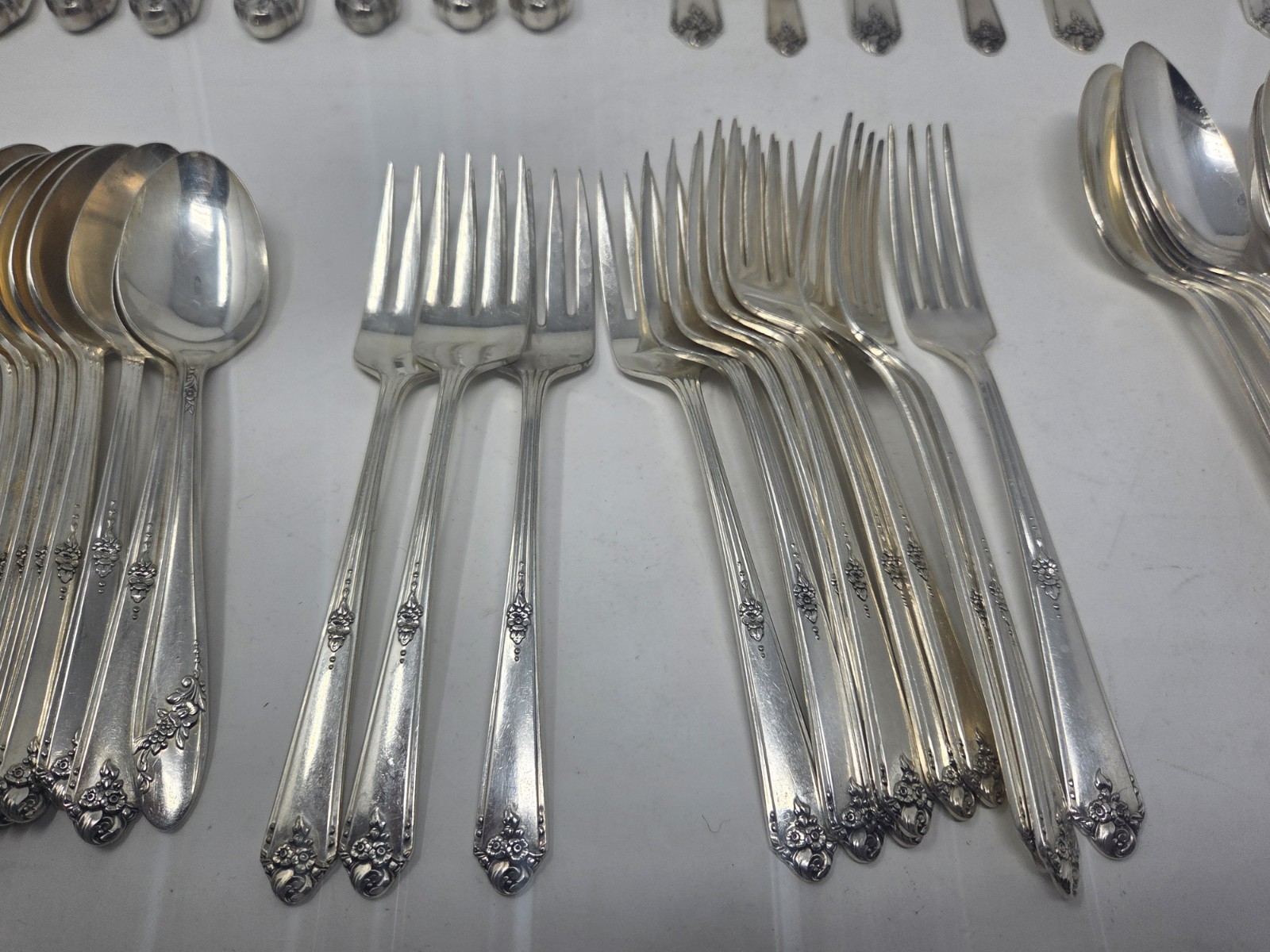 Lot of 68 Oneida Sweet Briar (1948) Silverplate Flatware