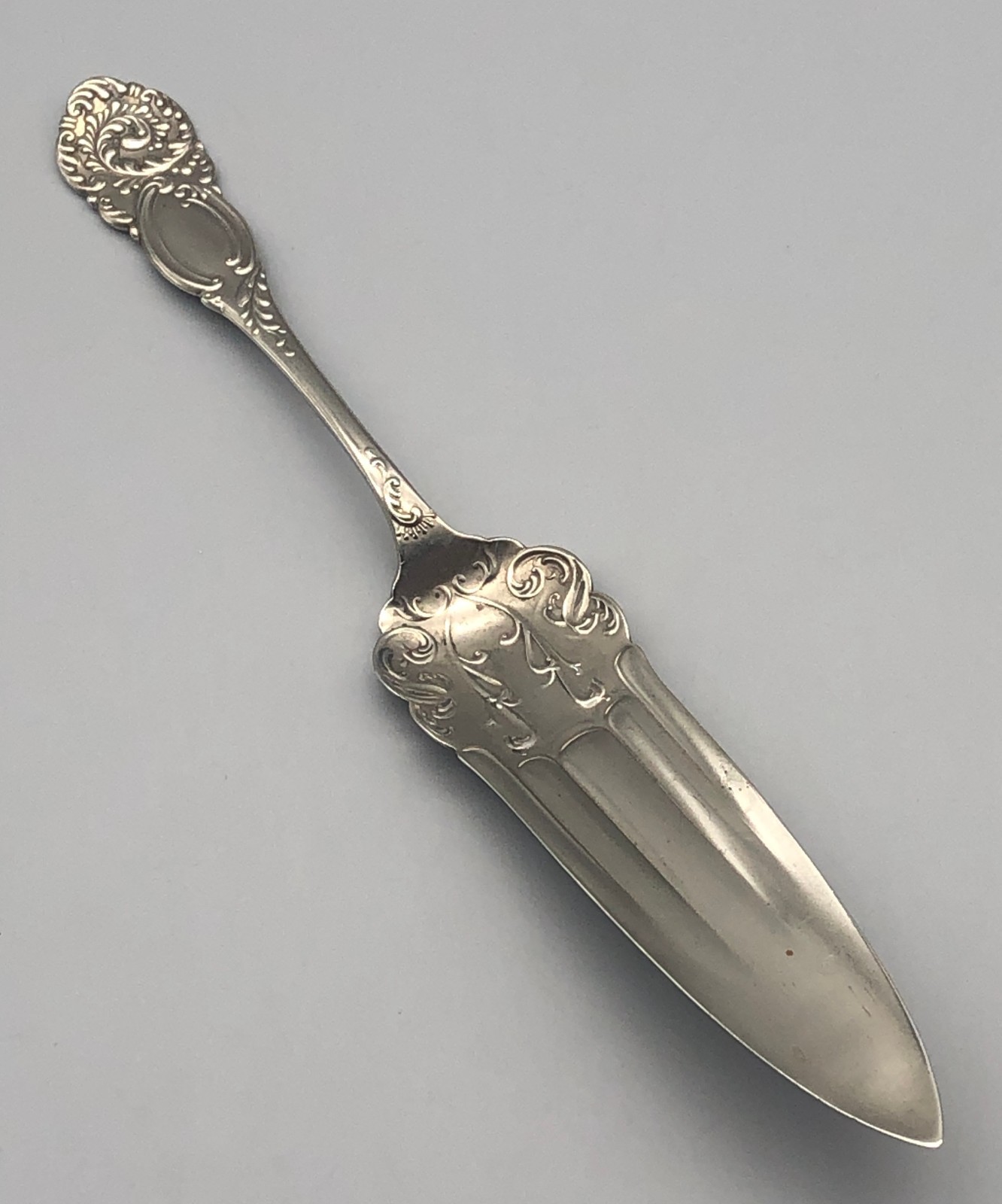 Antique Benedict Oneida Norwood Oakwood Silver Plate Long Pastry Jelly Server