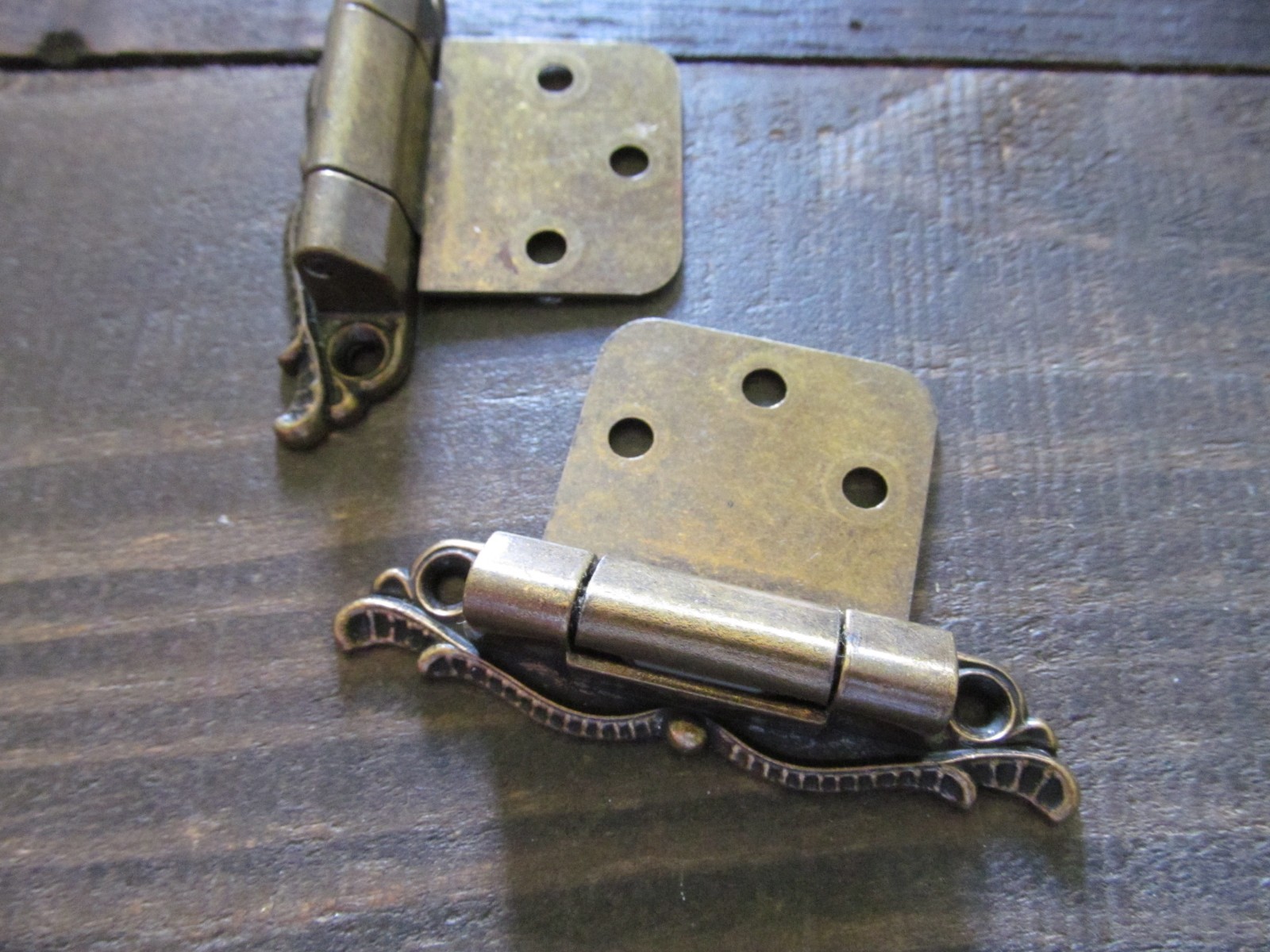 Brass Cabinet Hinge Ornate Flush Mount 3″ Canada Ilco Unican