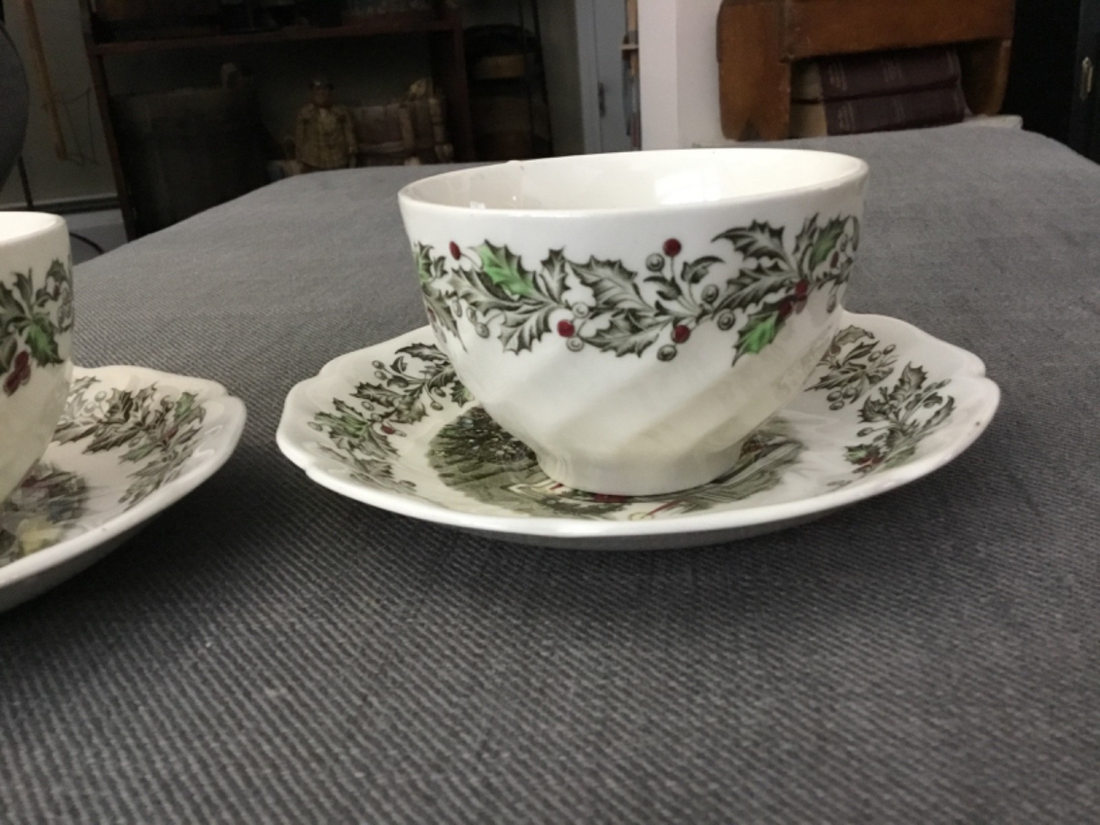 2 SETS VINTAGE JOHNSON BROTHERS MERRY CHRISTMAS CUP & SAUCERS